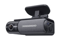 本体のみでの寸法は横幅×高さ×奥行き＝118×36×93mm。ドライブレコーダーは前方だけでなく車内と後方の録画にも対応している。