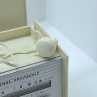 イヤホンにも「JAPAN」の刻印が。