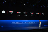 こちらは歴代「コルベット」のエンブレム。上の写真でモニターに表示されている、C8コルベットのものと見比べてみてほしい。C7からC8で、結構変わったんだなあ。