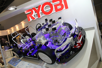 自動車技術展「人とくるまのテクノロジー展2015」の会場から