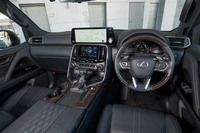 レクサスLX600 5人乗り／LX600“オフロード”7人乗り／LX600“エグゼクティブ”【試乗記】の画像