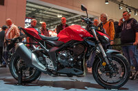 ここからはホンダ車を一挙紹介。まずはネイキッドモデルの旗艦機種として、2024年に欧州で発売予定の「CB1000ホーネット」。（写真：河野正士）