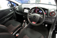 「ルーテシアR.S.18」のインストゥルメントパネルまわり。