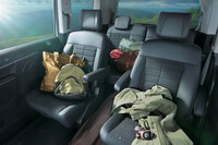 三菱が「デリカD：5」に特別仕様車「シャモニー」を設定の画像