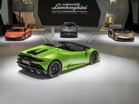 「ウラカンEVO」と同じ5.2リッターV10自然吸気エンジンを搭載。最高出力640ps、最大トルク600Nmという実力を誇る。