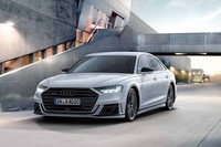 「アウディA8」にドライバーズカーとしての魅力にフォーカスした限定車