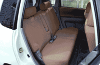 クリックすると後席が折りたたまれるさまが見られます。