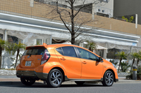 「トヨタ・アクアX-URBAN」
    