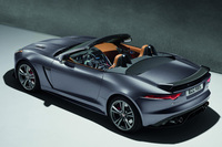 「ジャガーFタイプ」に最強モデル「SVR」登場の画像