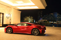 日本での発売は2017年2月から。ただしこのタイミングで発売されるのはカーボンセラミックブレーキ装着車のみで、スチールブレーキ装着車の発売は同年5月の予定となっている。