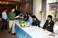 
	投票は、25点の持ち点がある59人の選考委員が、10ベストカーに点数を割り振るかたちで行われる。総得点がもっとも高かったモデルがイヤーカーとなる。
	 