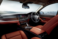「BMW 5シリーズ」に装備充実の特別仕様車の画像
