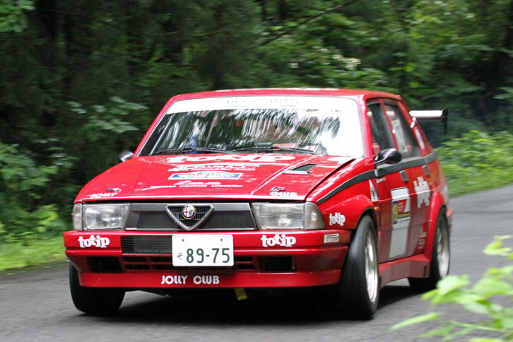 1989年「アルファ・ロメオ75TS」。クラスC2（1980年以降の1501～2000cc）で3位入賞。