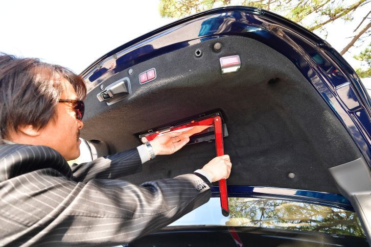 「あれれ、こんなところに！」となにやら取り出したのは……？