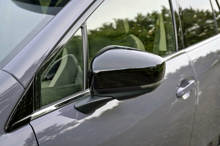 スバル・レヴォーグ レイバック用品装着車（ドアミラー）