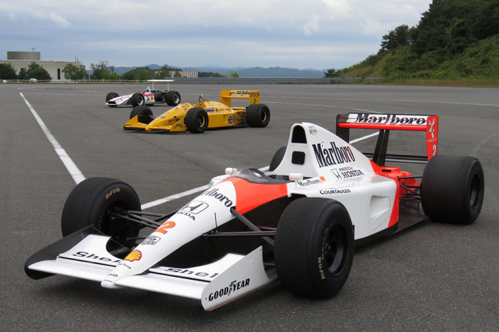 F1カー3台が集合。2015年より復活した、ホンダのF1活動にエールを送る。