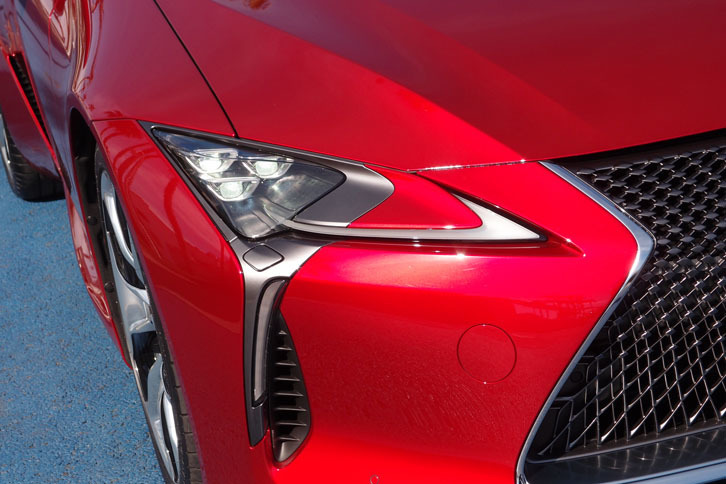 レクサスLC500（ヘッドランプ）