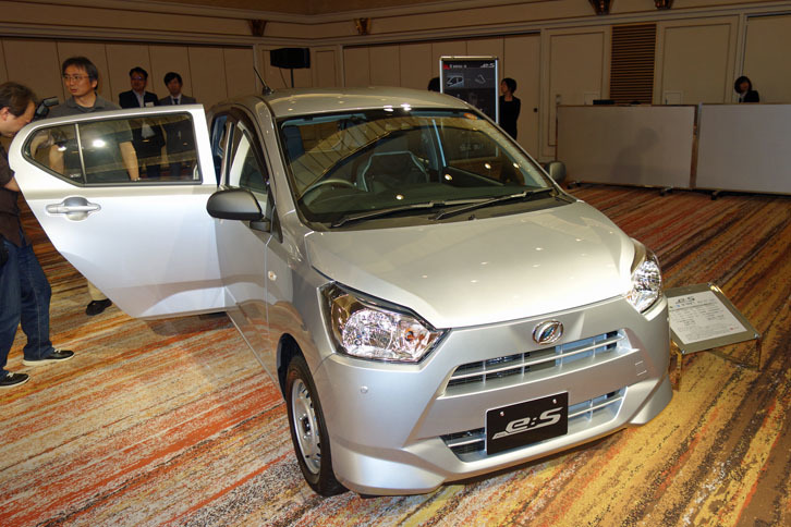 営業車などへの採用が見込まれる廉価グレードの「B“SAIII”」。