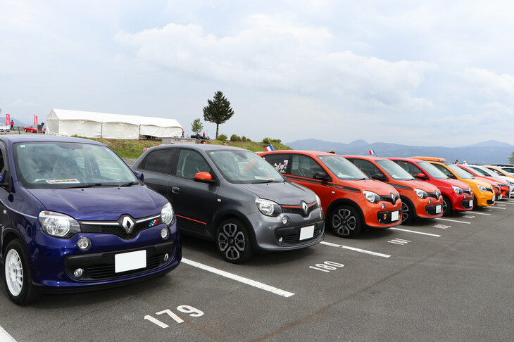 「RENAULT・ALPINE DAY in MFF」に参加した「トゥインゴ」。「カングー」ばかりが話題となるが、実はルノーの隠れた人気モデルである。特に初期にだけに用意された「GT」は、RRレイアウトの魅力を気軽に味わえ、MTで駆ることができたのが魅力だった。標準車も、その愛らしさから女性ファンも多かった。生産終了してしまったのが、非常に残念。