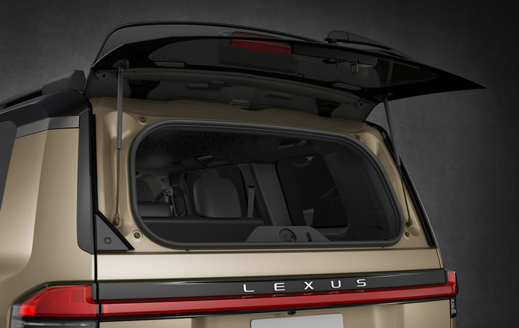 「レクサスGX550」のバックドアは、ガラス面のみの開閉も可能。