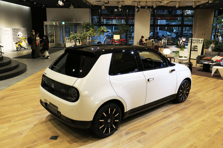 ホンダが「ホンダe」で提唱した新しいデザインが、今後どのように広がっていくか。楽しみである。