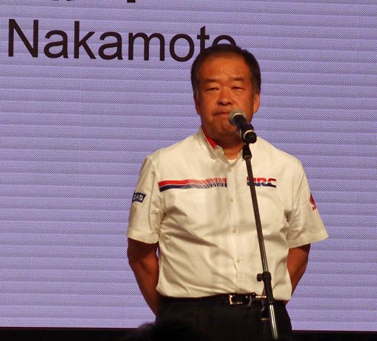 会の冒頭であいさつに立った、ホンダ・レーシングの中本修平副社長。会心の戦績を残したとは言いがたい2015年シーズンを振り返りつつ、今季にかける意気込みを語った。