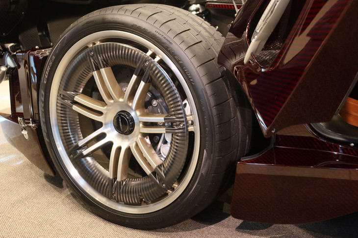 パガーニ・ウトピア ロードスター（フロントホイール）