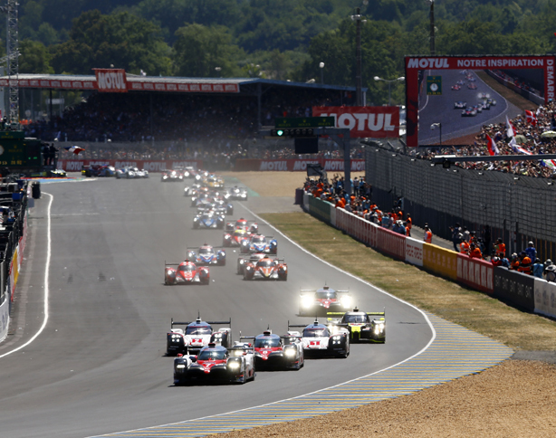 現地時間の6月17日15時、トヨタの2台を先頭に長い戦いの火ぶたが切られた。
