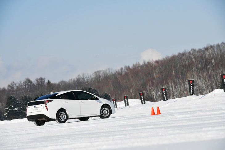 今回の試走会は、2015年に開設されたばかりの、北海道旭川の「北海道タイヤテストセンター」で行われた。