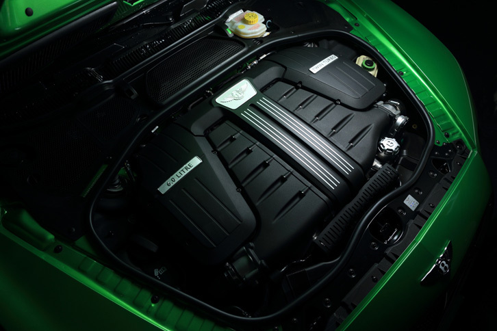 「コンチネンタルGT」シリーズや「フライングスパー」シリーズに搭載される6リッターW12ツインターボエンジン。2003年に登場した初代「コンチネンタルGT」で初めて採用された。