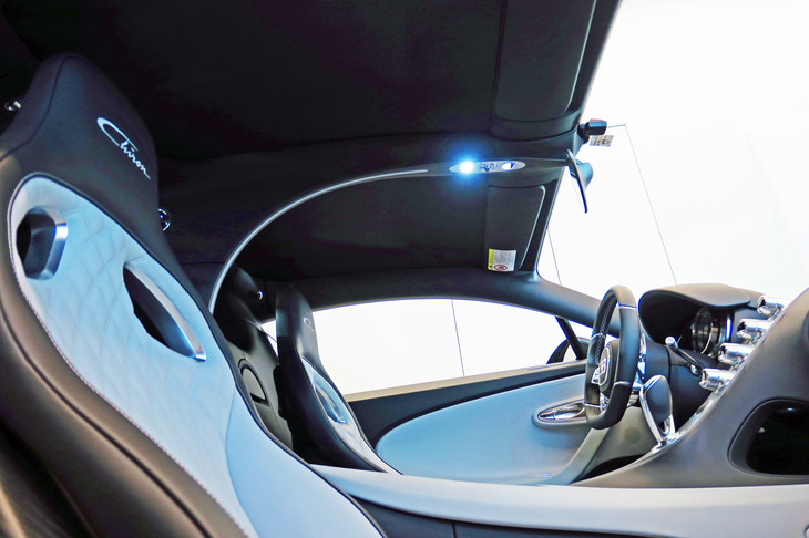 ブガッティ・シロン（ルーフ）