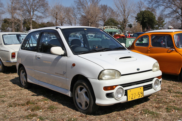 「スバル・ヴィヴィオGX」。1992年に登場したヴィヴィオの、スーパーチャージャー付き660cc直4 SOHCエンジン搭載車。