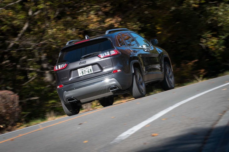 「リミテッド」の駆動方式は、FFをベースとしたオンデマンド式4WD。