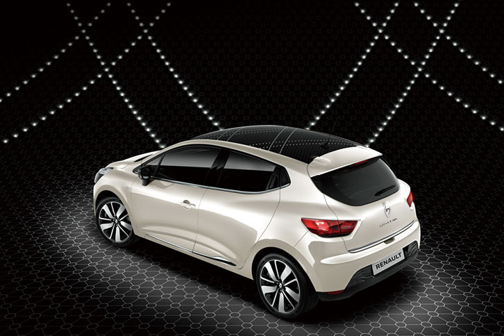 「ルノー・ルーテシア アイコニック」。ベースは上級グレードの「インテンス」。限定数は30台で車両価格は244万円。