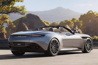 アストンマーティンが新型オープンカー「DB12ヴォランテ」を発表の画像