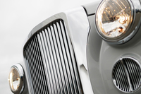 「ミツオカ・リューギ」に特別な内外装の限定車の画像