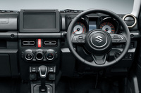 「ジムニー ノマド」のインストゥルメントパネル。