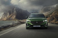 プラグインハイブリッドもラインナップ　新型「プジョー308」がデビューの画像