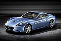 新型「フェラーリ・カリフォルニア」はトランクスルー！ モンテゼーモロも「感動したーッ」