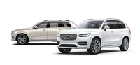 「ボルボXC90 D5 AWDモメンタム」（写真左）と「XC90 D5 AWDインスクリプション」（同右）。