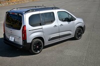 ディフェンダー130アウトバウンド（4WD/8AT）／フィアット・ドブロ（FF/8AT）／アバルト500eツーリスモ カブリオレ（FWD）【試乗記】の画像