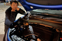 ステランティスの各ブランドでおなじみの、1.2リッター直3ガソリンターボエンジンと6段デュアルクラッチ式ATを組み合わせたマイルドハイブリッドパワートレイン。エンジンは最高出力101PS、最大トルク205N・mを、モーターは同20PS、同51N・mを発生する。