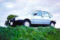 1990年代初頭、東京で筆者が所有していた「フィアット・ウーノ セレクタ」のアルバムにお付き合いいただこう。当時の個人記録ゆえ、画像品質についてはお許しを。