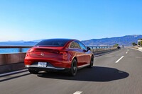 今回の取材では、東名高速道路、小田原厚木道路、西湘バイパスと高速道路、有料道路を走行。路面がうねっていたり、大きな目次段差のある場所も走行したが、「レグノGR-XIII」は終始当たりが柔らかく、かつクルマの姿勢をフラットに保ってくれた。