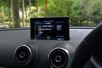 テスト車にはオプションの「アウディコネクト」が装着されていた。車内でのインターネット接続が可能で、ディスプレイにはオンラインニュースや天気予報が表示されるほか、Google EarthやGoogleストリートビューを使用したナビゲーションも利用できる。