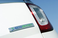 「XLTエコブースト」の外観は、V6の「XLT」と同じ。リアにある「EcoBoost」のバッジがその違い。