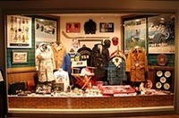 
	かつてのVANショップのショーウィンドウを模したという展示。
	 