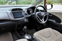 インパネのデザインに変更はなかった。テスト車に搭載されているナビゲーションシステムはディーラーオプション。