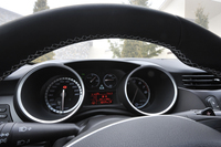 メーターは、大小4つのアナログ計にマルチインフォメーションディスプレイを組み合わせる。