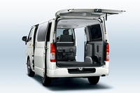 バンの「スーパーGL」。
    